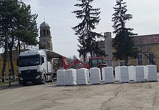 Над 24 хиляди бутилки питейна вода достигнаха до селото след