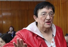 Финансовият експерт коментира че предложението за магазини в пощите с