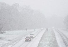 Полицията предупреждава за опасни условия по пътищата в цялата странаНеобичайна