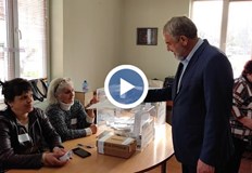 Драганов избра да гласува с машинаКандидатът за кмет на община