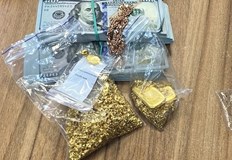 Жената е укрила ценностите в бельото и багажа си при