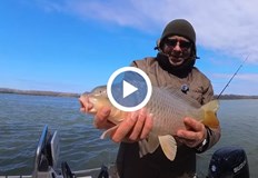 Опитен рибар споделя тайните на успешния улов в началото на