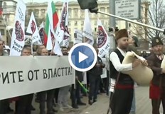 Радостин Василев заплаши с нахлуване в парламента ако не бъде