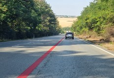 Липсващи ограничители и пътни знаци застрашават живота на шофьорите край