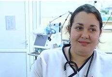 Д р Галина Стоянова ежедневно пътува от Русе и е единственият