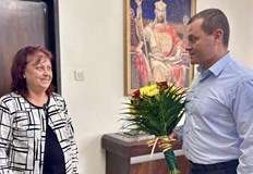 Сълзи и благодарност на изпращането на Искра Антонова след 40 годишна