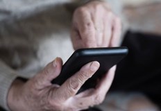 Задържан е 65 годишен куриер на ало измамницитеСтоличната полиция задържа 65 годишен