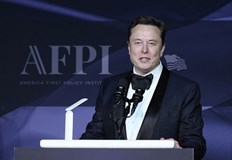 Хуманоидния робот Оптимус на Тесла ще бъде на бордаОснователят и