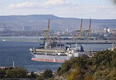 Танкерът създавал риск за околната среда в района на остров