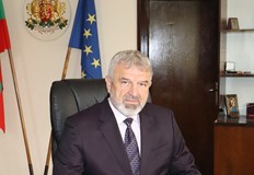 Неуспешната кандидатура за кмет не му попречи да продължи работата