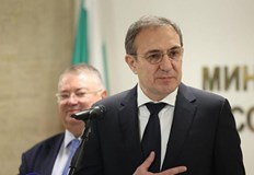 Борислав Гуцанов Ще търсим решение за великденски добавки за пенсионерите