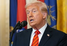 Президентът на САЩ определи хода като историческо действие докато критиците