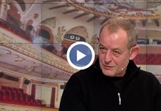 Актьорът смята самоиронията за най добрия начин на комуникация в съвременния