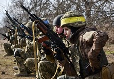 Европейски сили обмислят разполагане на хиляди военни за гарантиране на