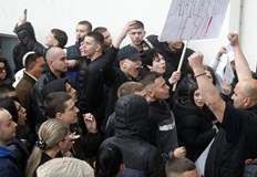 Полицаите са заподозрени за издаване на незаконни разрешителни на дискотека