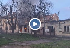 Убежище на клошари пламна в непосредствена близост до жилищен блок