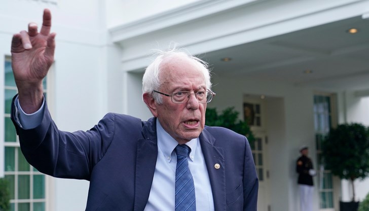 Американският сенатор смята, че уволненията на държавни служители са само началото на по-мащабна криза Американският сенатор смята, че уволненията на държавни служители са само началото на по-мащабна криза