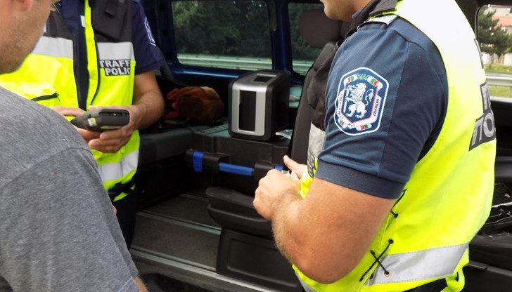 Нарушителят е засечен при рутинна проверка на пътя към Сеново