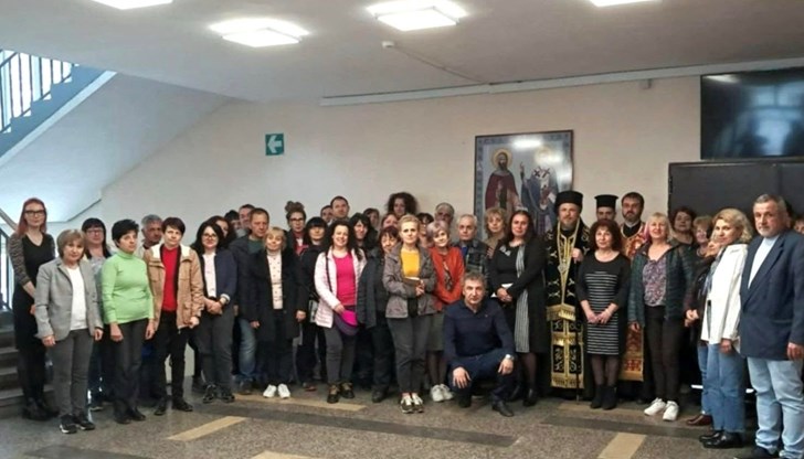 Дарението от Русенската митрополия беше осветено от епископ Макарий