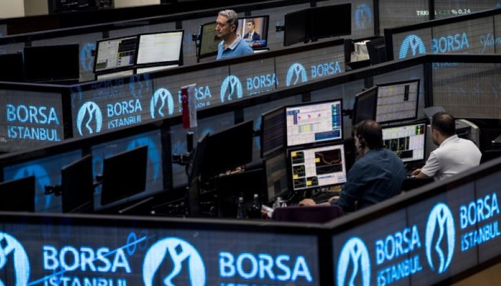 Властите вдигат лихвите до 46% в опит да овладеят ситуацията Властите вдигат лихвите до 46% в опит да овладеят ситуацията