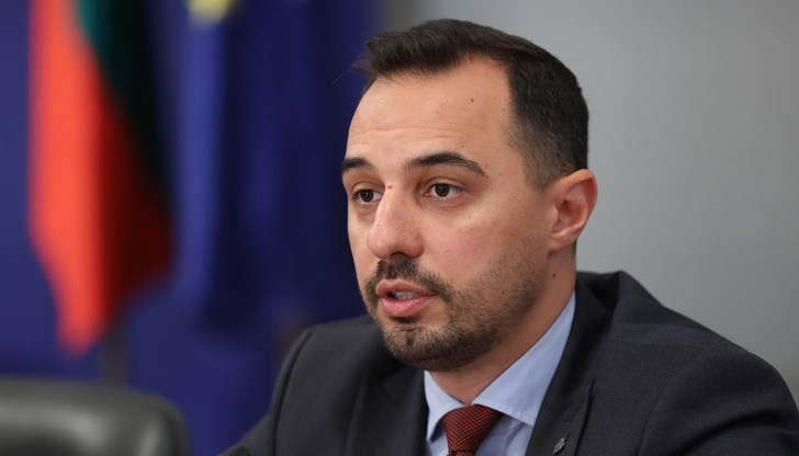 ГЕРБ, ДПС - Пеевски, БСП, ИТН и ДПС - Доган мачкат хората и бизнеса