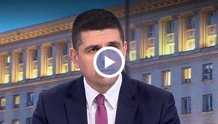 Депутатът от ПП-ДБ подчерта, че българската прокуратура трябва да се самосезира и да поиска имунитета на Делян Пеевски