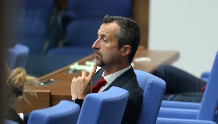 Новоизбраният управител на Здравната каса ще заеме поста за срок от пет години Новоизбраният управител на Здравната каса ще заеме поста за срок от пет години