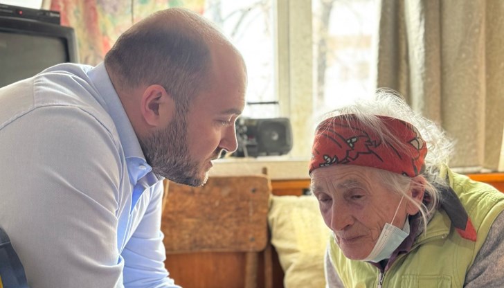 90-годишна баба Янка може да загуби дома си 90-годишна баба Янка може да загуби дома си