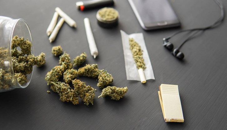 В хотелската стая на мъжа са открити марихуана, метамфетамин и екстази