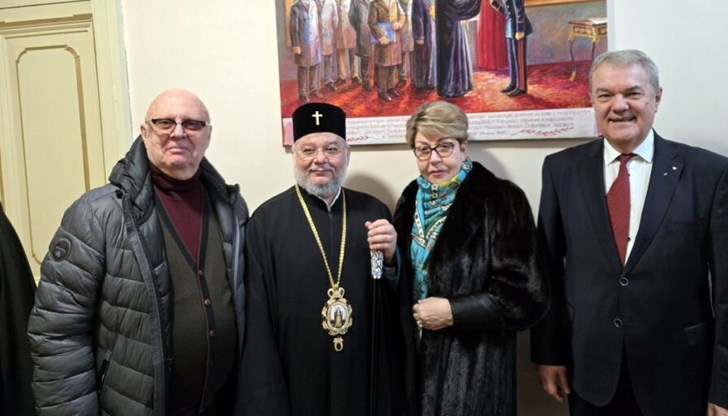 След заупокойна литургия в храма на Шипка, лидерът на АБВ и руският посланик разговаряха с митрополит Киприян