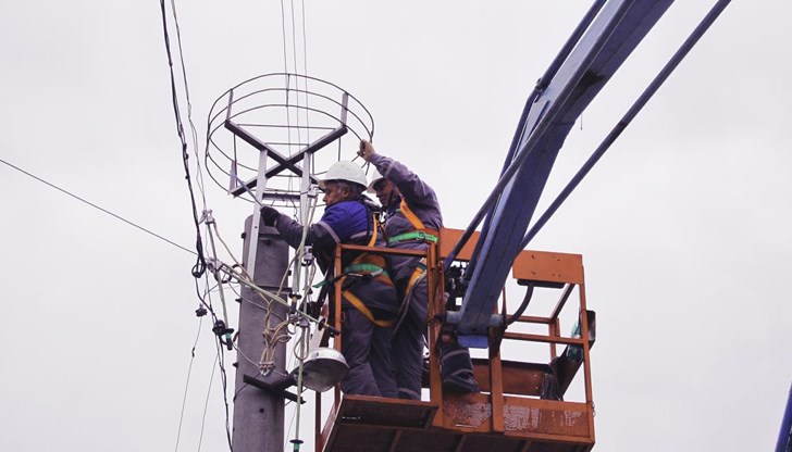 Кампанията помага за защита на птиците и предотвратява аварии по електропреносната мрежа