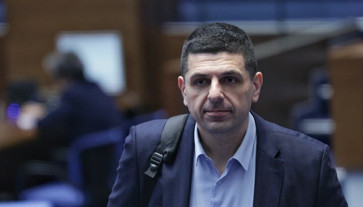 Депутатът от ПП-ДБ алармира за нарушена комуникация с Украйна
