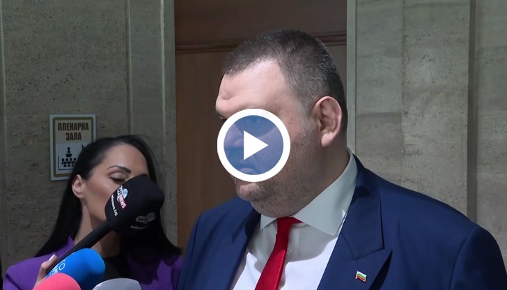 Вотът на недоверие на „Възраждане" няма да мине