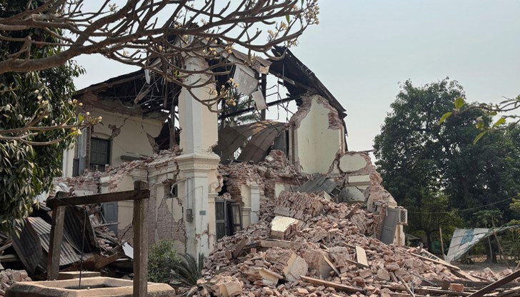 Индия и Мианма имат обща граница, която е дълга над 1600 километра Индия и Мианма имат обща граница, която е дълга над 1600 километра