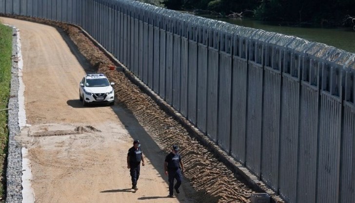 Започва строеж на 8,5-километрова стена срещу нелегалната миграция Започва строеж на 8,5-километрова стена срещу нелегалната миграция