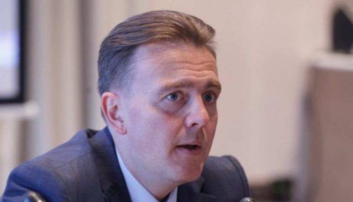 Икономистът от АПИ определи държавните магазини в пощите като "политическо заиграване"