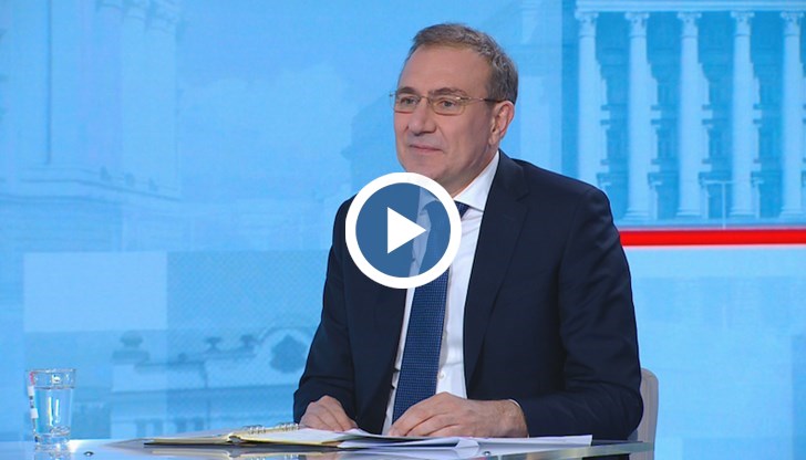 Със следващия бюджет ще стимулираме младите майки да се връщат на работа, каза министърът на труда и социалната политика