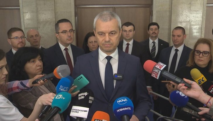 Костадин Костадинов: Управлението ще падне до месеци заради външен натиск