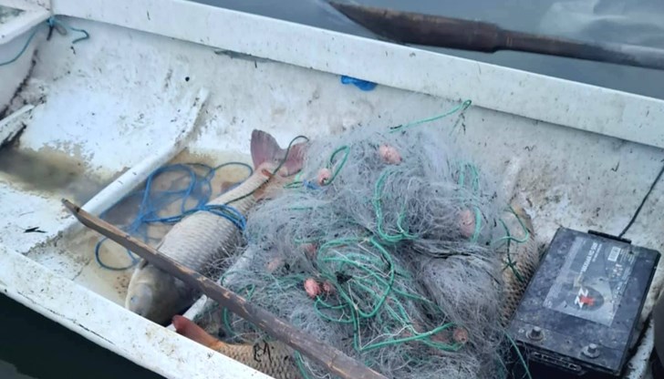 Засечени са бракониери, използващи метода "косене" на река Искър