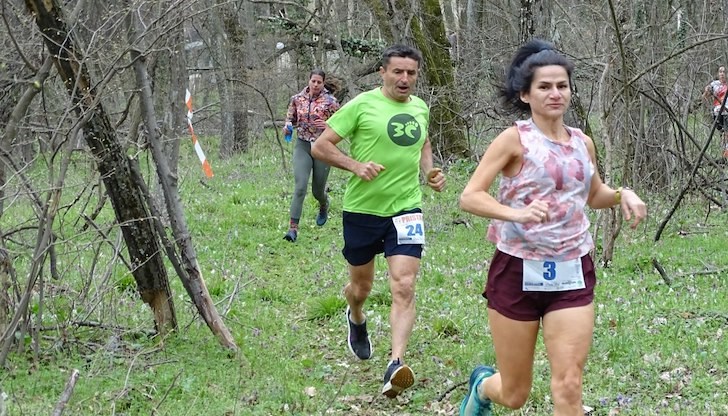 Бегачи от пет държави премериха сили в четири дистанции в Лесопарк "Липник"