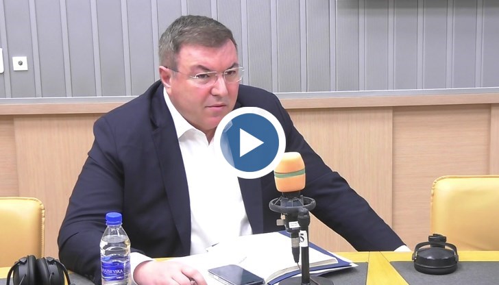 Ако предизвикат политическа нестабилност в държавата с вот на недоверие, тогава те рискуват влизането на България в еврозоната