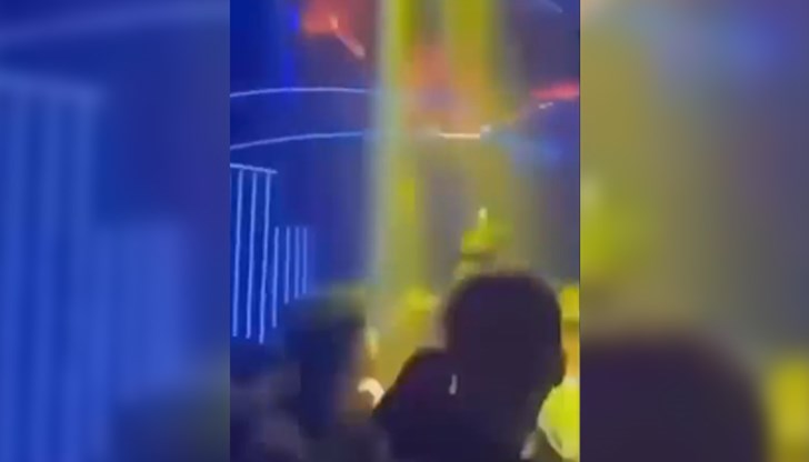 51 души загинаха по време на пожар на концерта на група ДНК в град Кочани 51 души загинаха по време на пожар на концерта на група ДНК в град Кочани