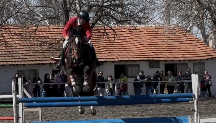 Русенските клубове направиха зрелищни демонстрации по прескачане на препятствия