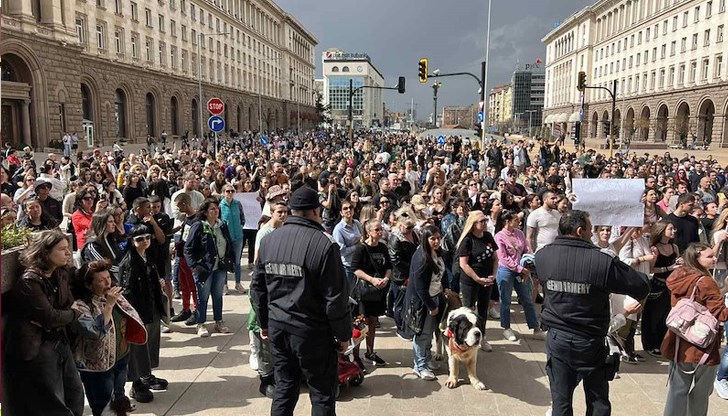 Граждани поискаха доживотен затвор за Габриела и Красимир