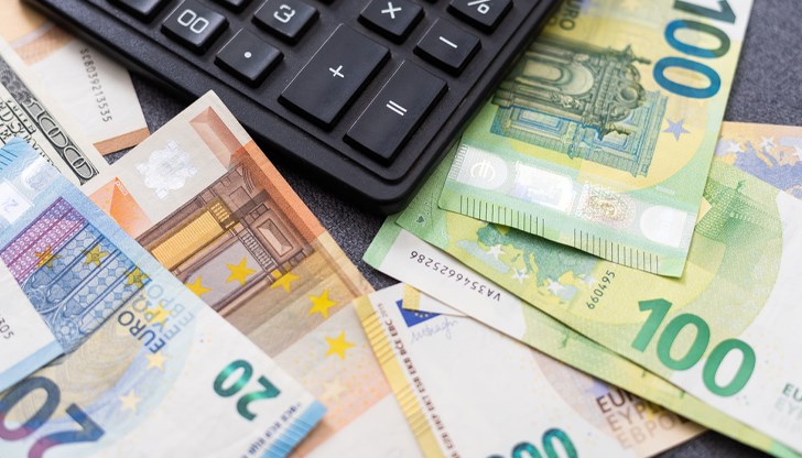 Експерти: Необходим е строг контрол при смяната на валутата