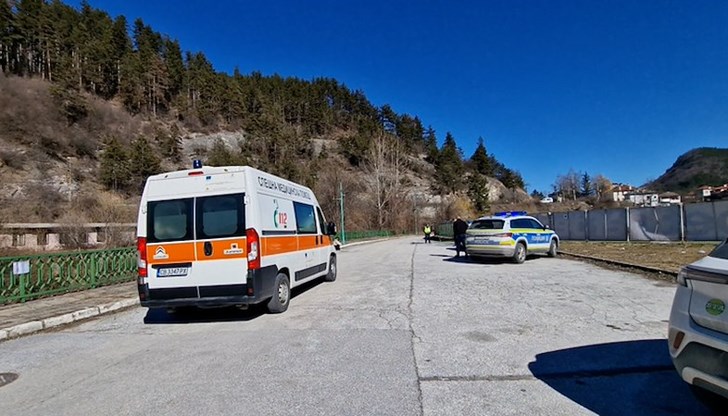 Мъжът е в съзнание и без опасност за живота, потвърдиха от болницата
