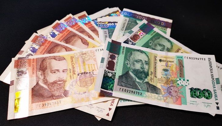 Недостигът на кадри изстрелва възнагражденията в нископлатените сектори Недостигът на кадри изстрелва възнагражденията в нископлатените сектори