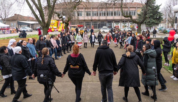 Посетителите на събитието се насладиха на богата културна програма