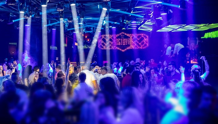 Институциите мълчат за сигнали за нередности в популярно нощно заведение Институциите мълчат за сигнали за нередности в популярно нощно заведение