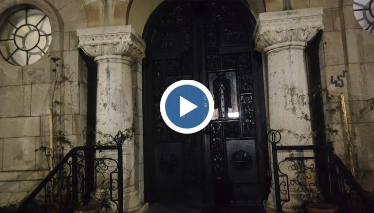 Вековната дограма на храма ще бъде подменена до началото на юни 2025 година